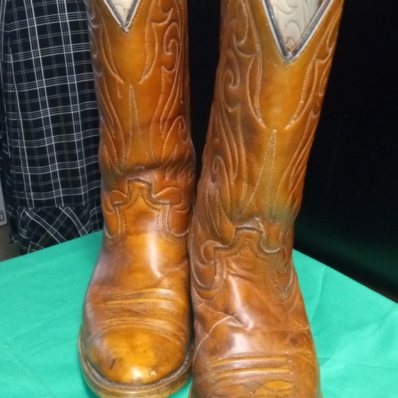 Dingo Brown Western Cowboy Boots - Picture 4 of 16